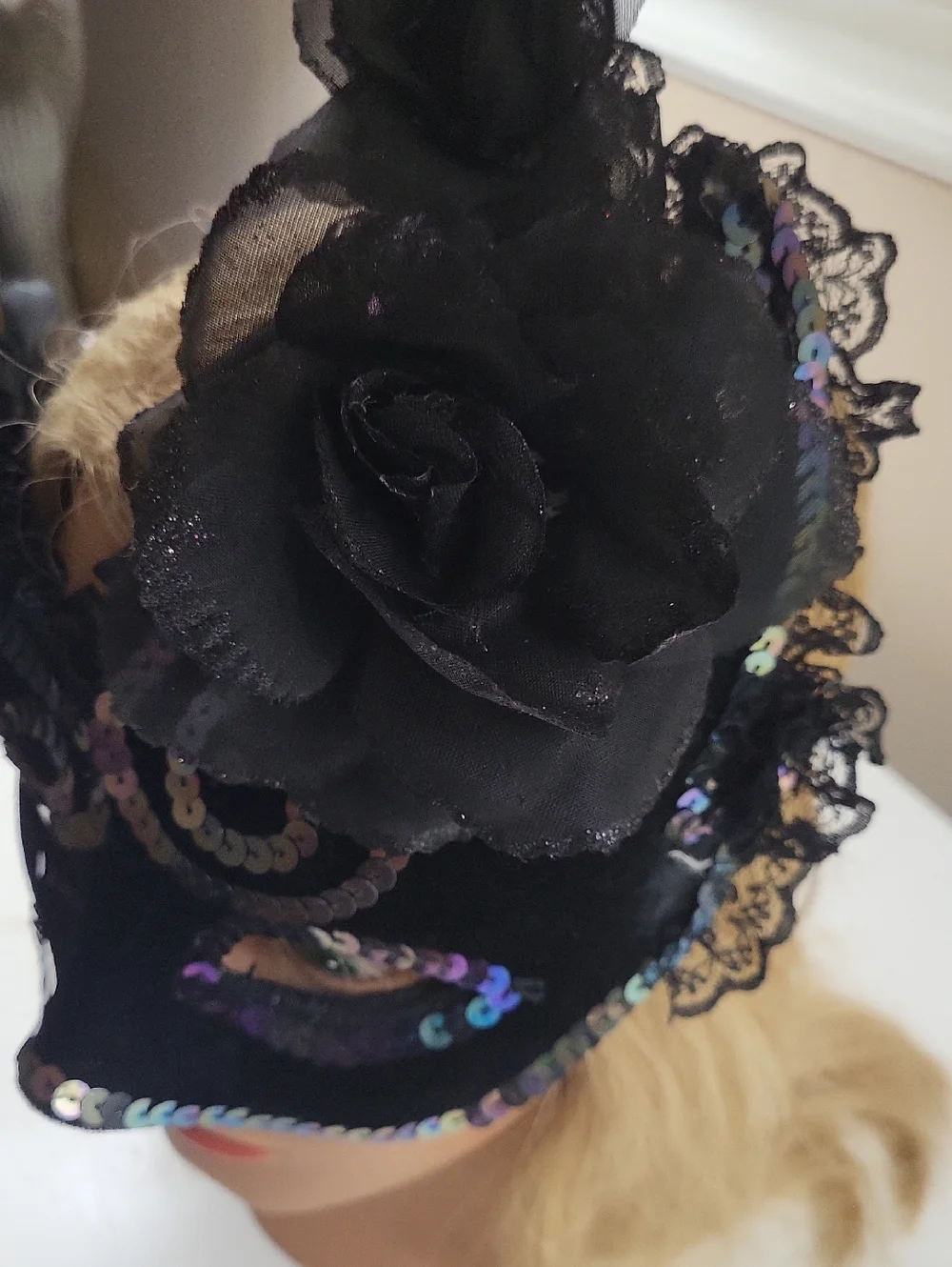 Black Lace & Sequin Masquerade Mask with Floral Accent, One Size - Picture 4 of 7